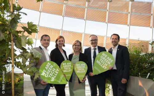 Pressefoto, BMK stärkt das Green Tech Valley, Oktober 2021 - mit Leonore Gewessler und Barbara Eibinger-Miedl