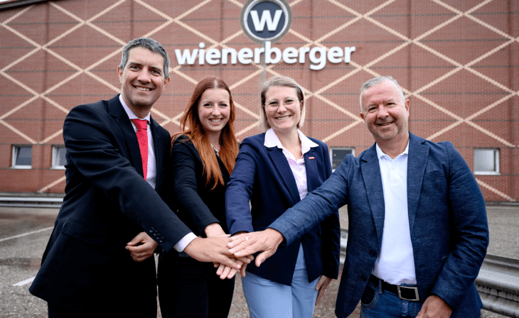 Foto (v.l.n.r.): Ralf Mittermayr, CEO Saubermacher; Cornelia Milchram, Umwelt- und Abfallbeauftragte & Zero Waste Ambassador; Ulrike Pichler-Knaus, Zero Waste Consultant Saubermacher; Stefan Steinlechner, Head of Total Quality Management & Sustainability, wienerberger Österreich © Saubermacher