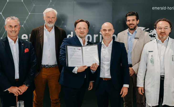 (v.l.n.r.) Ing. Norbert Hofer, MBA (Emerald Horizon), Hans Priem (VDL), CEO Florian Wagner (Emerald Horizon), Markjan Vermeer (VDL), MMag. Philipp Pölzl (Emerald Horizon), DI Dr. Mario J. Müller (Emerald Horizon) © Fuchs
